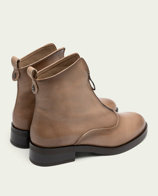 BOTTINES EN CUIR TAUPE AVEC ÉCLAIR CENTRALE BEATRIZ