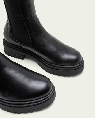 BOTTINES EN CUIR NOIRS AVEC ÉLASTIQUES CAROL