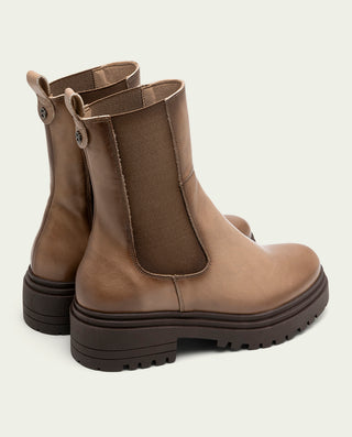 BOTTINES EN CUIR TAUPE AVEC ÉLASTIQUES CAROL