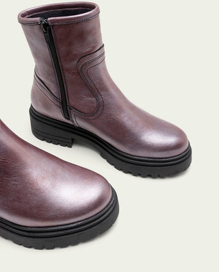 BOTTINES EN CUIR METALLISÉ BORDEAUX AVEC ÉCLAIR CINTIA