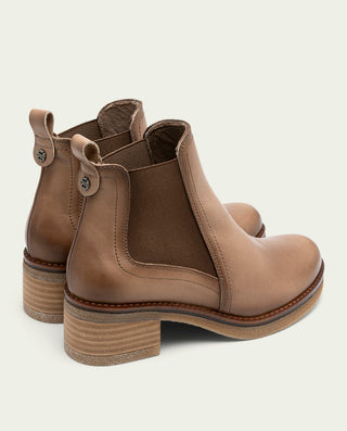 BOTTINES EN CUIR TAUPE AVEC ÉLASTIQUES DAFNE