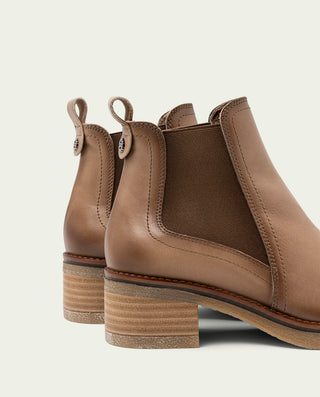 BOTTINES EN CUIR TAUPE AVEC ÉLASTIQUES DAFNE