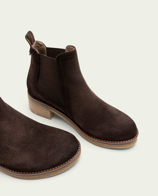 BOTTINES EN CUIR MOKA AVEC ÉLASTIQUES DÁMARIS