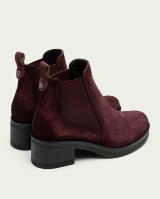 BOTTINES EN CUIR BORDEAUX AVEC ÉLASTIQUES DÁMARIS