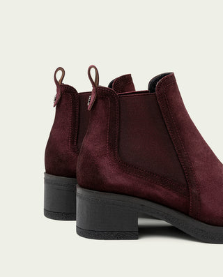 BOTTINES EN CUIR BORDEAUX AVEC ÉLASTIQUES DÁMARIS