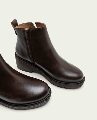 BOTTINES EN CUIR À TALON COMPENSÉ MOKA ELENA