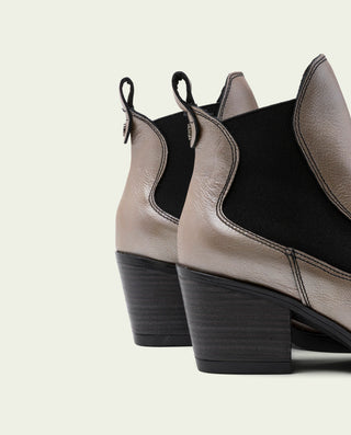 BOTTINES COWBOY EN CUIR PLATINE MÉTALLISÉ FANNY