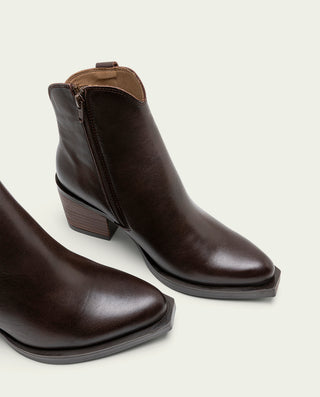 BOTTINES COWBOY EN CUIR MOKA AVEC ÉCLAIR FRIDA