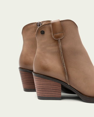 BOTTINES COWBOY EN CUIR TAUPE AVEC ÉCLAIR FRIDA