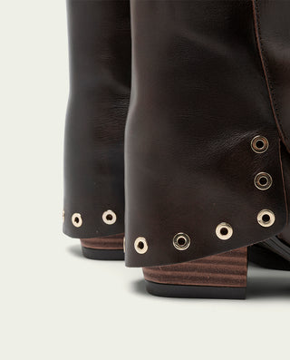 BOTTES À DOUBLE FACE EN CUIR MOKA AVEC CLOUS FLAVIA