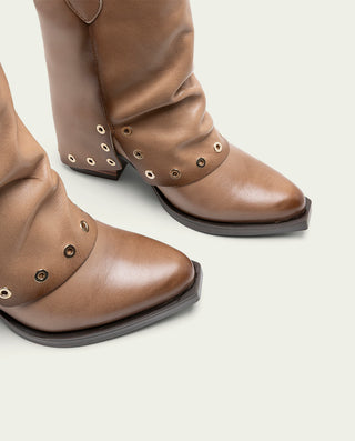 BOTTES DOUBLE FACE EN CUIR TAUPE AVEC CLOUS FLAVIA