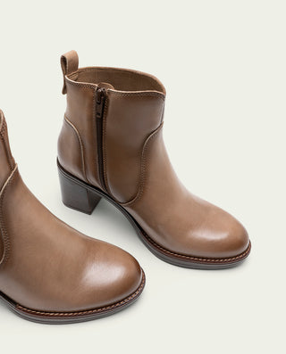 BOTTINES EN CUIR À TALONS TAUPE RAQUEL