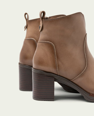 BOTTINES EN CUIR À TALONS TAUPE RAQUEL