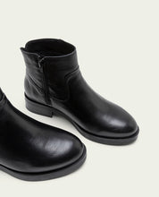 BOTTINES EN CUIR NOIRS AVEC FERMETURE ÉCLAIR JIMENA