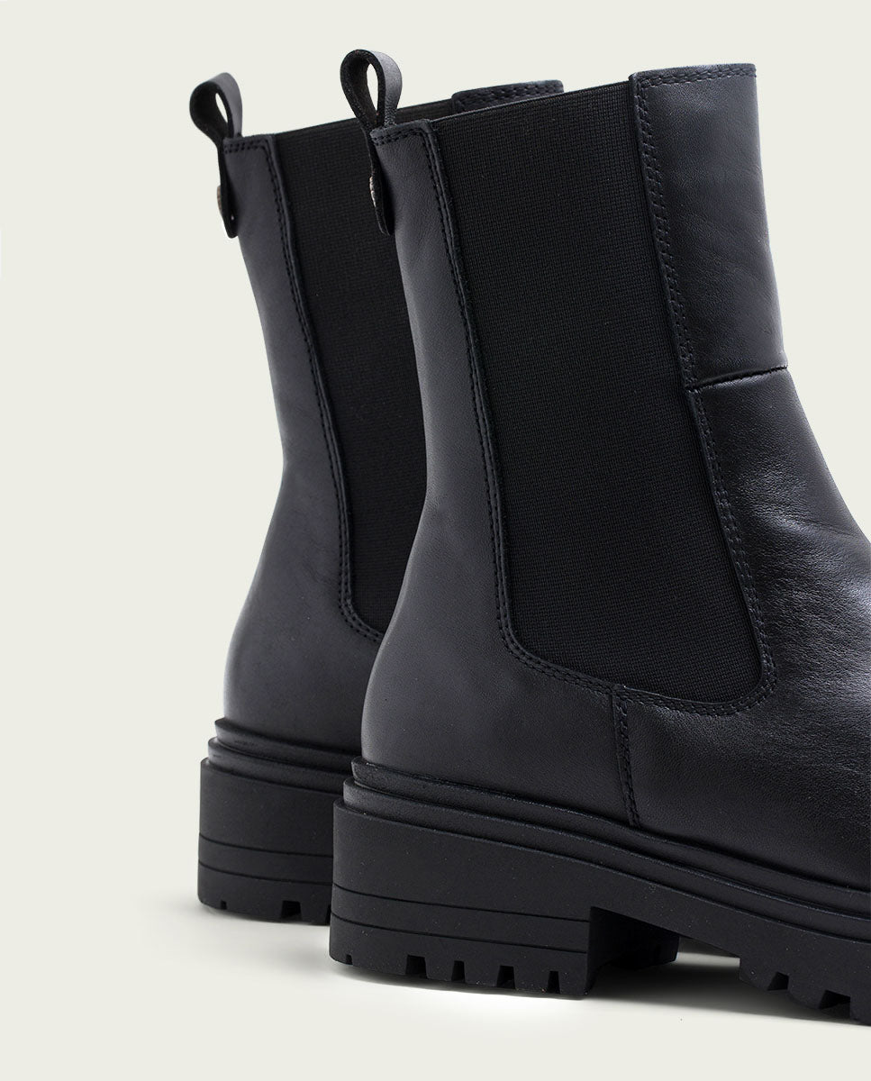 BOTTINES EN CUIR AVEC ÉLASTIQUES KATIA NOIR