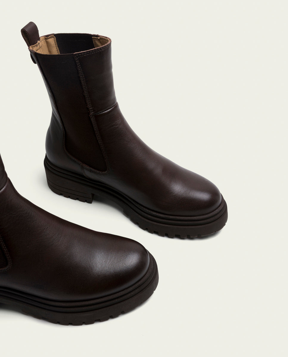 BOTTINES EN CUIR AVEC ÉLASTIQUES KATIA MOKA