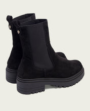 BOTTINES EN DAIM NOIR AVEC ÉLASTIQUES KIRA