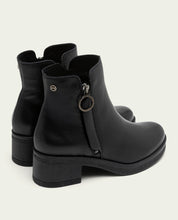 BOTTINES EN CUIR AVEC FERMETURE ÉCLAIR LUCIA NOIR