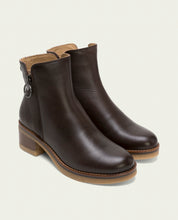BOTTINES EN CUIR AVEC ÉCLAIR LUCÍA MOKA