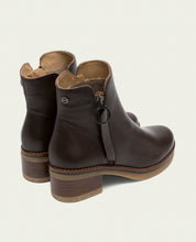 BOTTINES EN CUIR AVEC ÉCLAIR LUCÍA MOKA