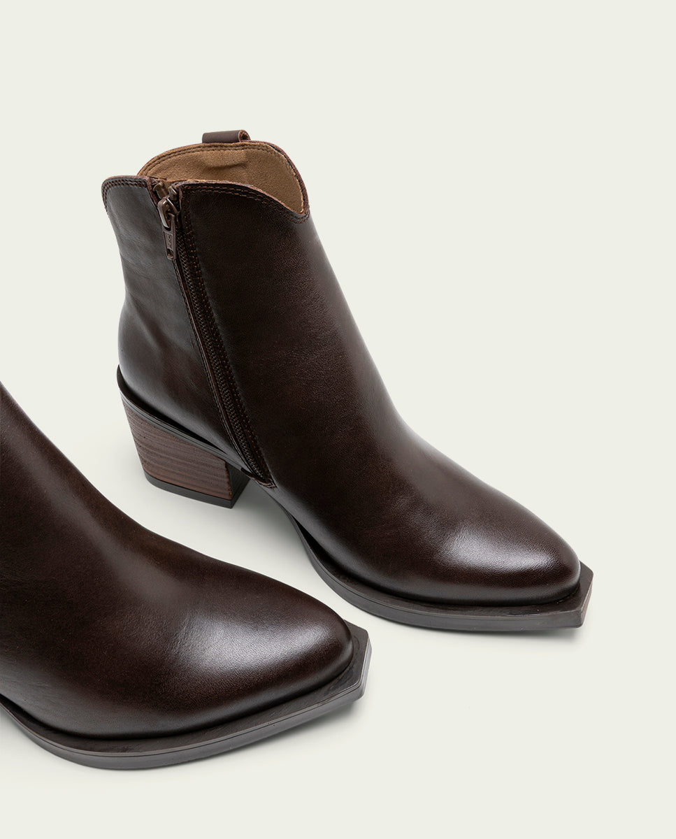 BOTTINES COWBOY EN CUIR AVEC ÉCLAIR NATALIA MOKA