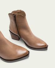 BOTTINES COWBOY CUIR AVEC ÉCLAIR NATALIA TAUPE