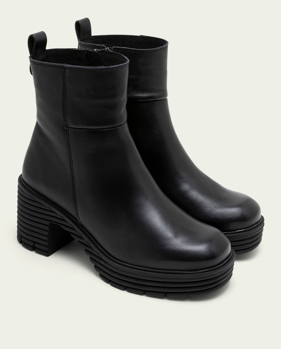 BOTTINES EN CUIR AVEC FERMETURE ÉCLAIR SOFÍA NOIR