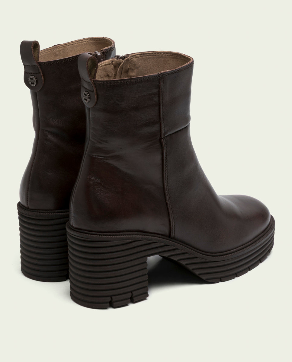 BOTTINES EN CUIR AVEC FERMETURE ÉCLAIR SOFÍA MOKA
