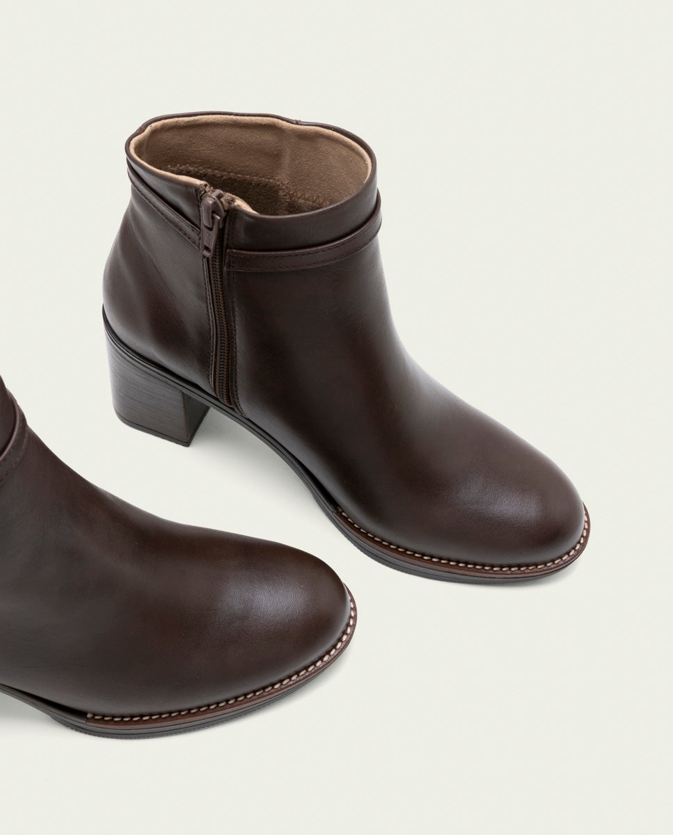 BOTTINES EN CUIR À TALONS TATIANA MOKA