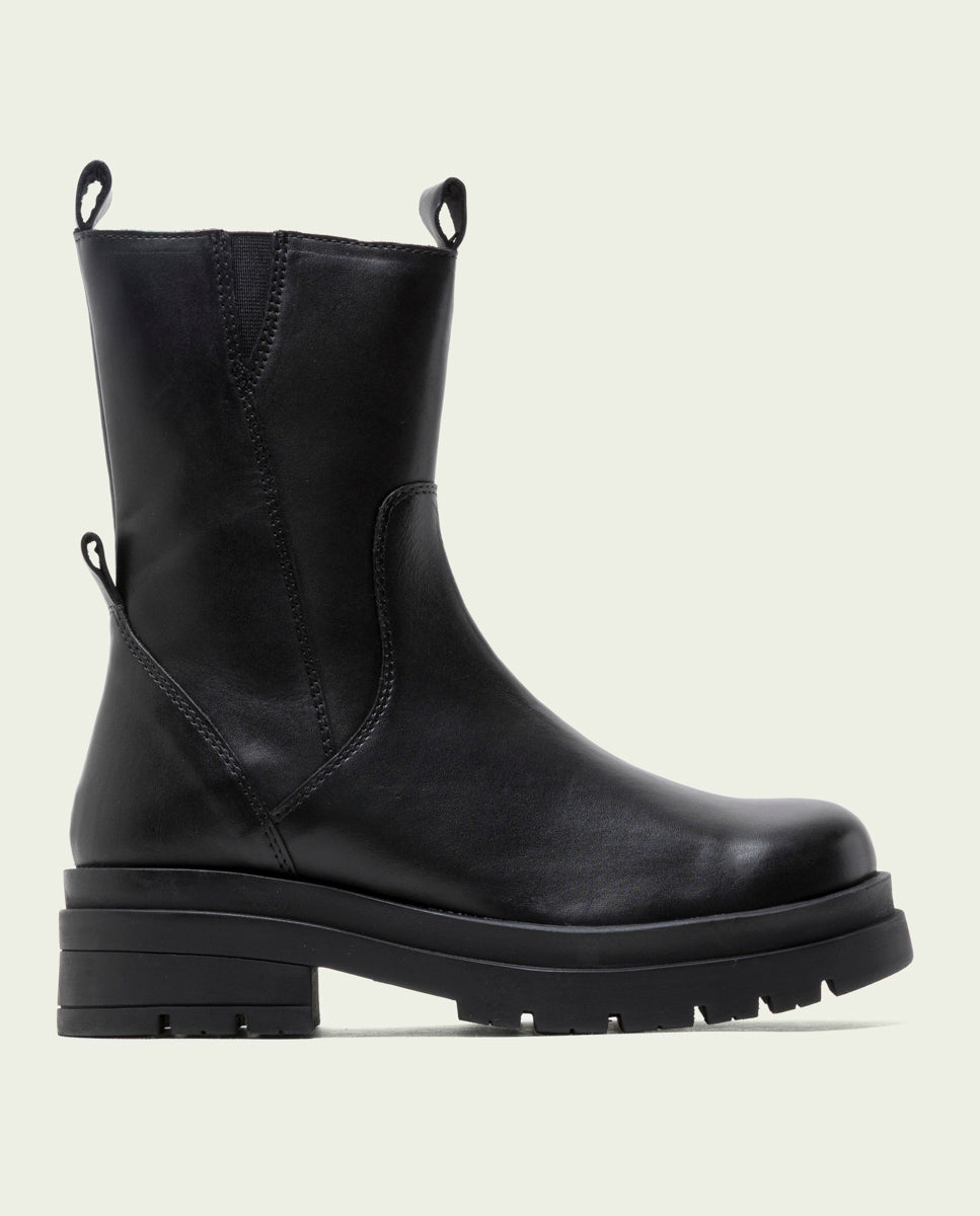 BOTTINES TRACK EN CUIR NOIR NORA