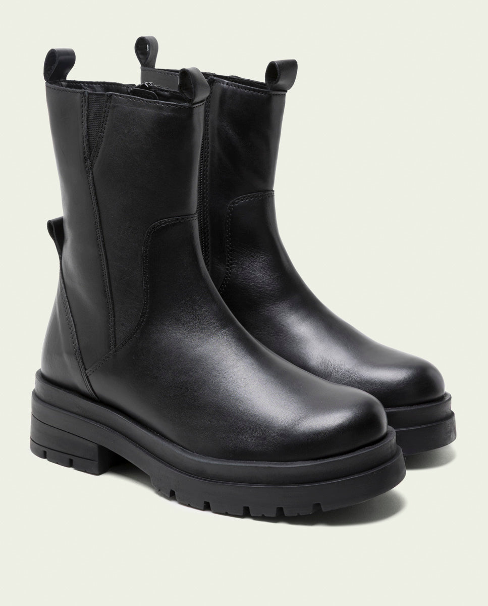 BOTTINES TRACK EN CUIR NOIR NORA
