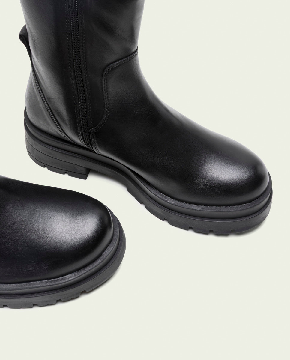 BOTTINES TRACK EN CUIR NOIR NORA