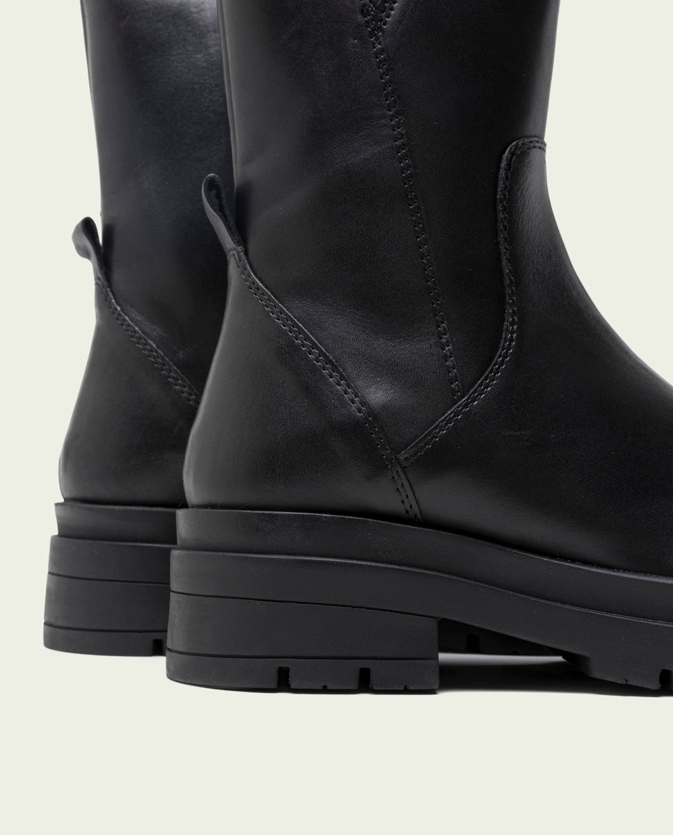 BOTTINES TRACK EN CUIR NOIR NORA