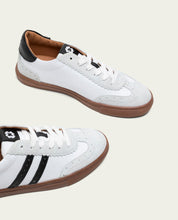 BASKETS SPORT CUIR BLANC ET NOIR CHLOE