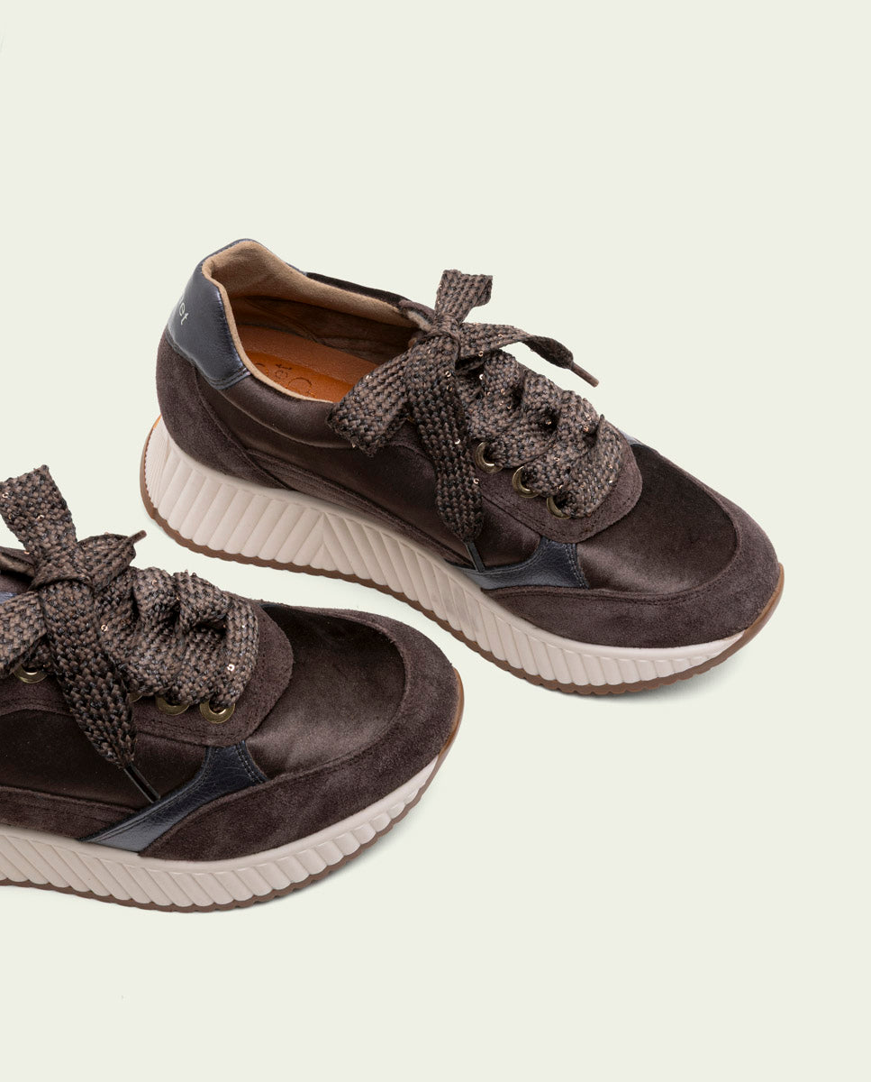 BASKETS PLATES EN CUIR ET VELOURS ZOE MOKA