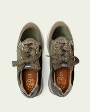 BASKETS PLATES EN CUIR ET VELOURS ZOE KAKI