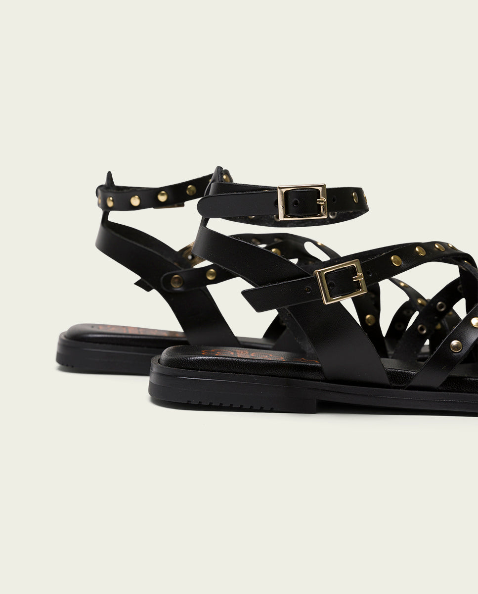 SANDALE PLATE EN CUIR NOIR CLOUTÉS VERNA